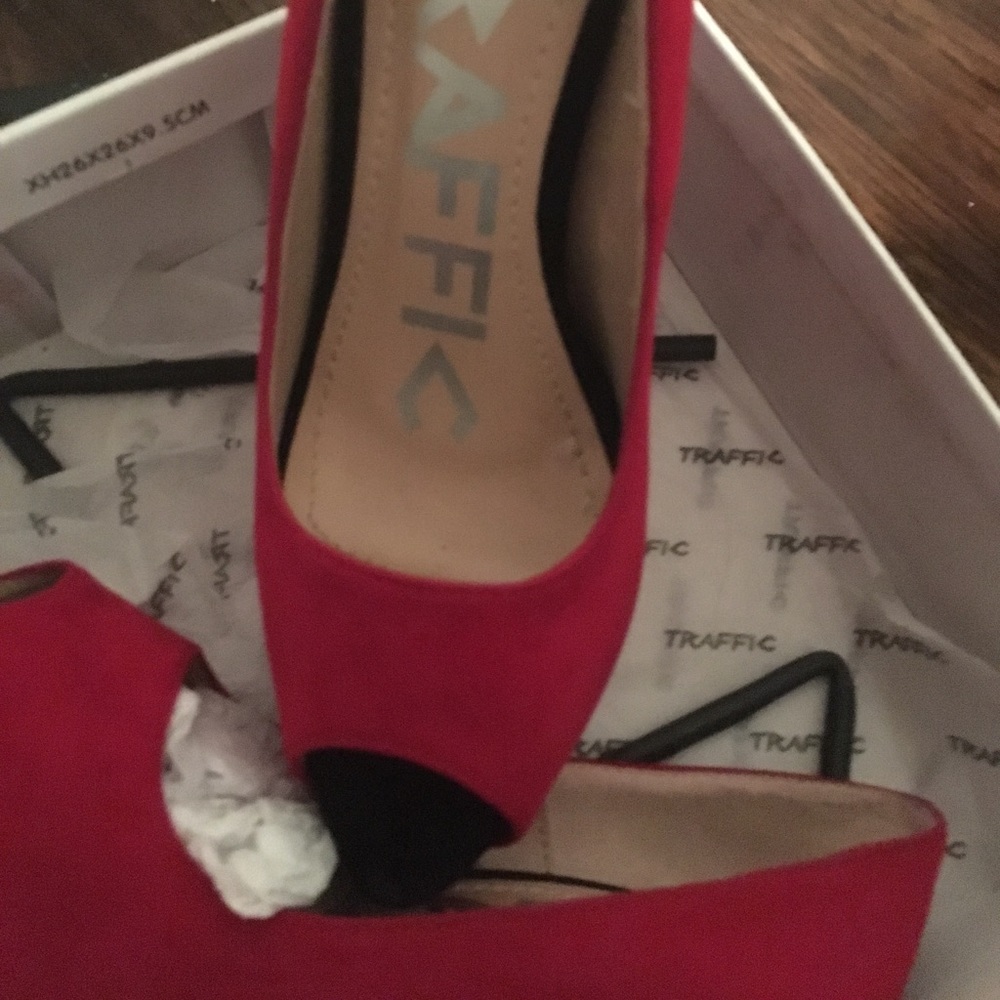 red heels - Picture 2 of 4